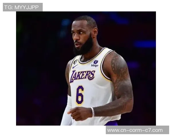 湖人新星三分下降，需调整，詹姆斯复出，湖人最强阵型能否争冠？